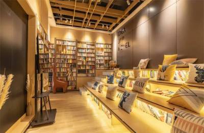 游客奔赴露营，酒店人原地等客：十一住宿市场 “冷热不均”