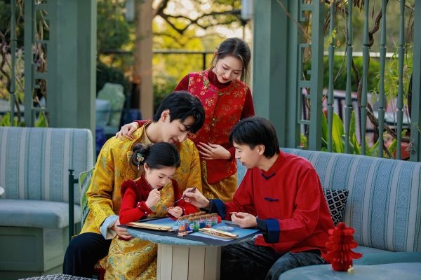 1768322928.jpg 9.杭州香格里拉饭店·水知心居特邀非遗传承人亲授新年主题珐琅填彩_副本.jpg