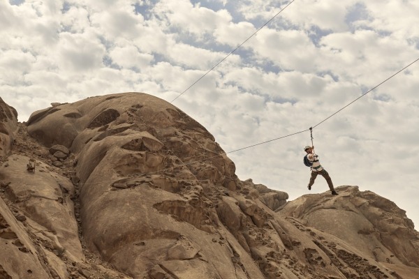 DesertRock_Activity_03_Zipline_Gentleman (1)_副本.jpg