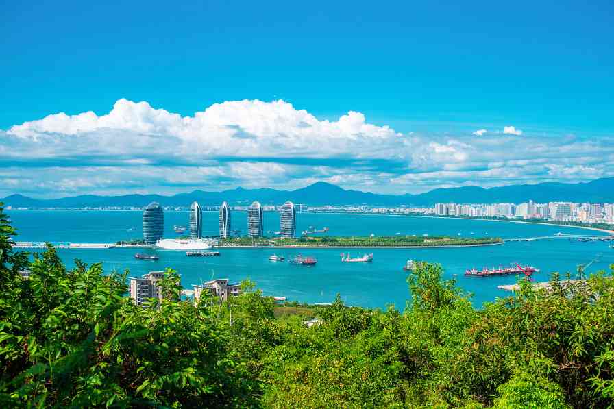 三亚市吉阳区推出“温暖中国年”文创主题展示及非遗体验活动